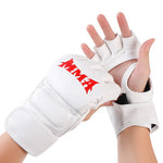 Gants de MMA blancs avec inscription MMA rouge - Vignette | SacDeFrappe.fr