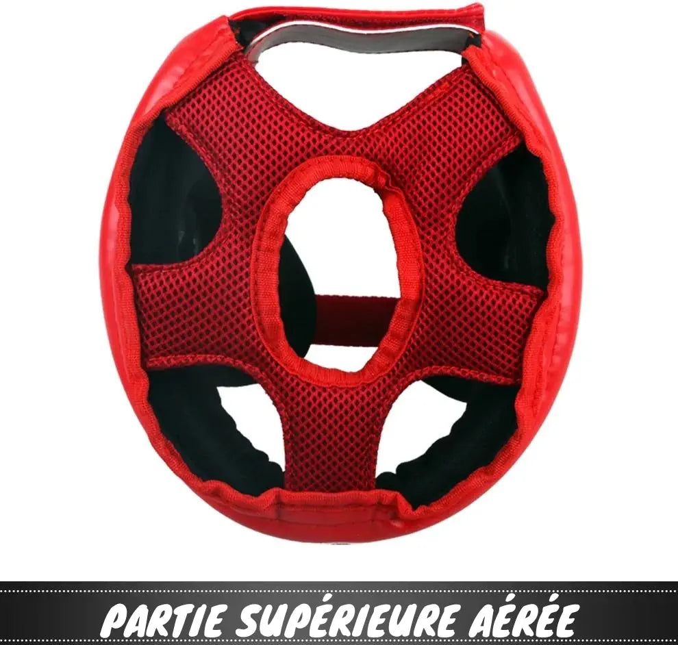 Vue du haut du casque de boxe GINGPAI rouge, mettant en avant la partie aérée.